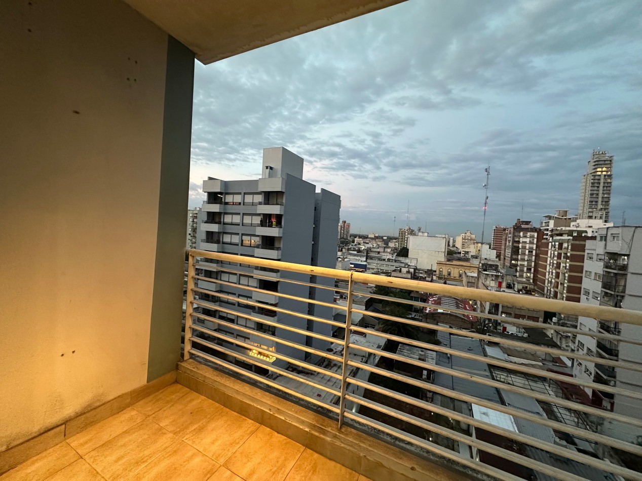 Departamento 2 ambientes en alquiler · 9° piso · Cochera · Lomas de Zamora centro