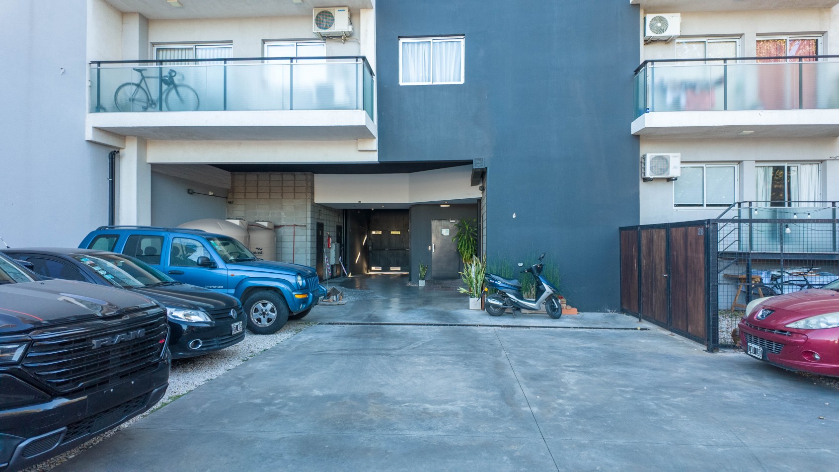 VENTA 3 ambientes con cochera y amenities - Piso MEDIO - Remedios de Escalada