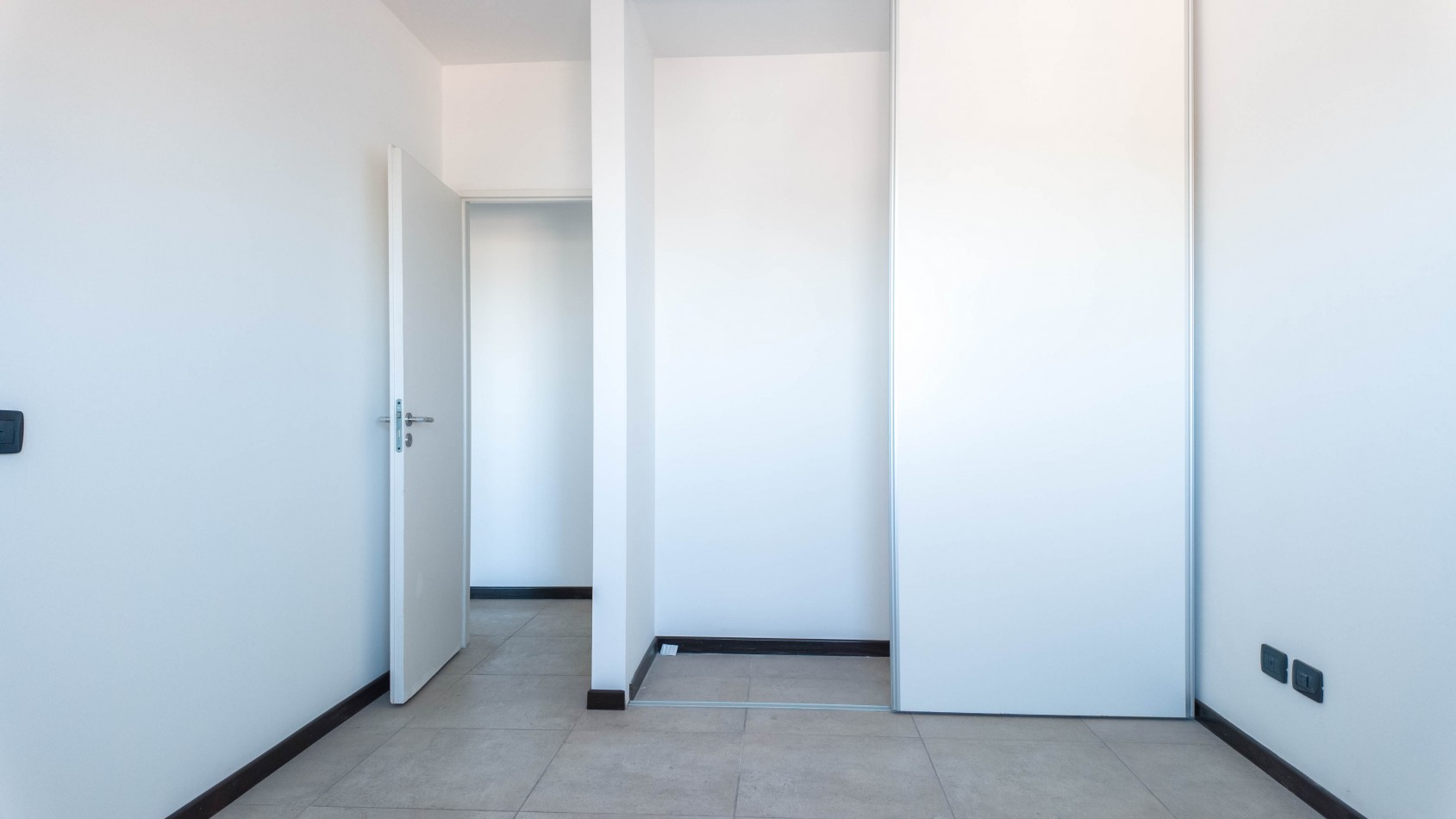 VENTA 3 ambientes con cochera y amenities - Piso MEDIO - Remedios de Escalada