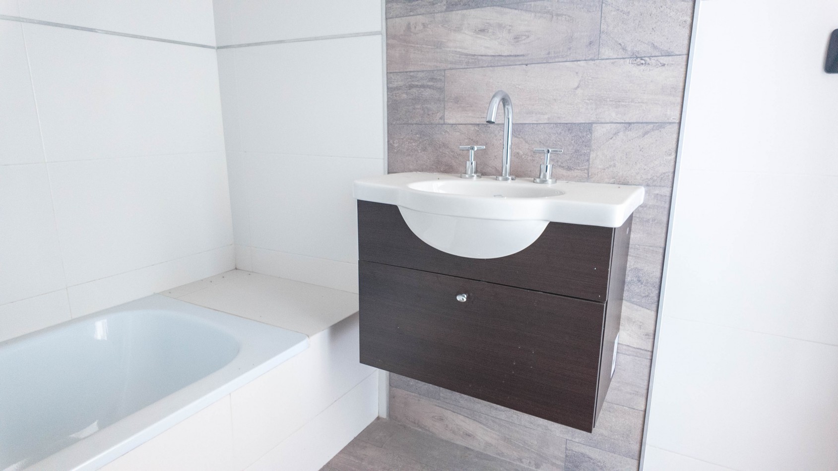 VENTA 3 ambientes con cochera y amenities - Piso MEDIO - Remedios de Escalada