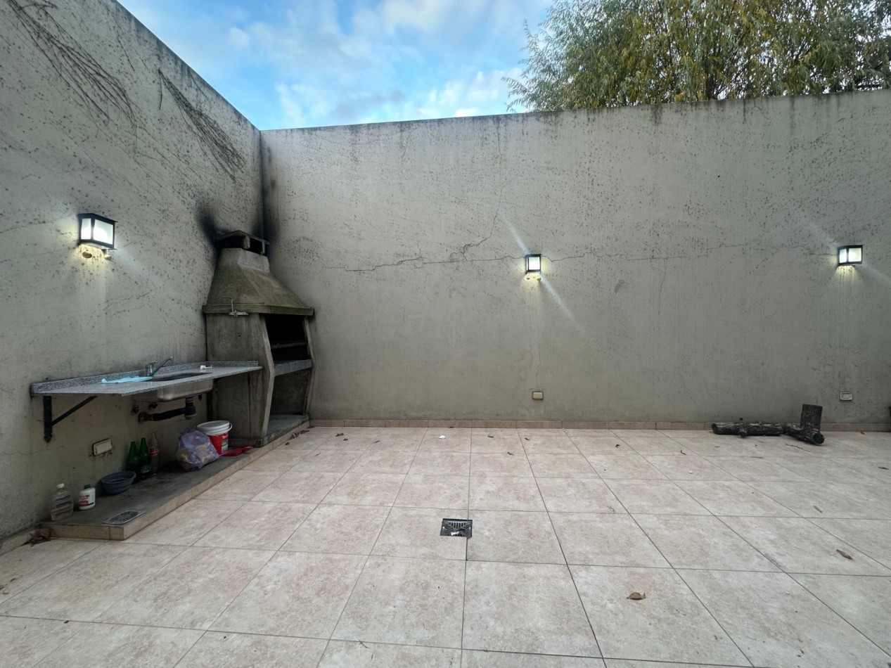  Dpto en PB con patio, parrilla y yacuzzi lomas de zamora