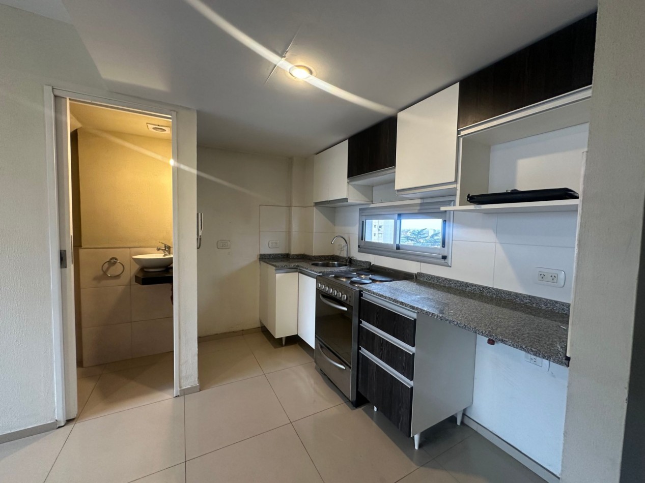 DEPARTAMENTO TIPO LOFT EN  ALQUILER DE 2 AMBIENTES CON TERRAZA PARRILLA YACUZZI  LOMAS CENTRO