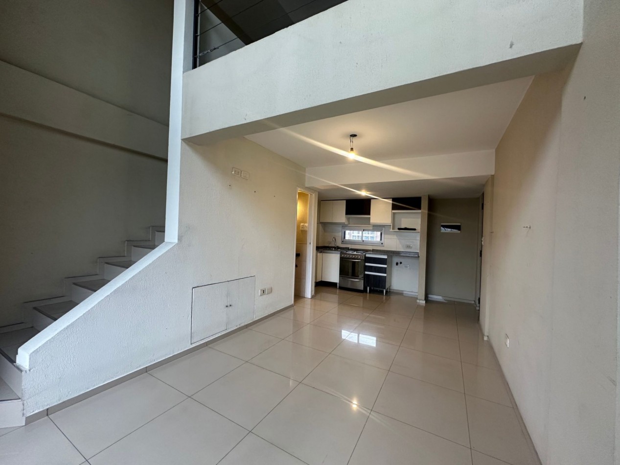 DEPARTAMENTO TIPO LOFT EN  ALQUILER DE 2 AMBIENTES CON TERRAZA PARRILLA YACUZZI  LOMAS CENTRO