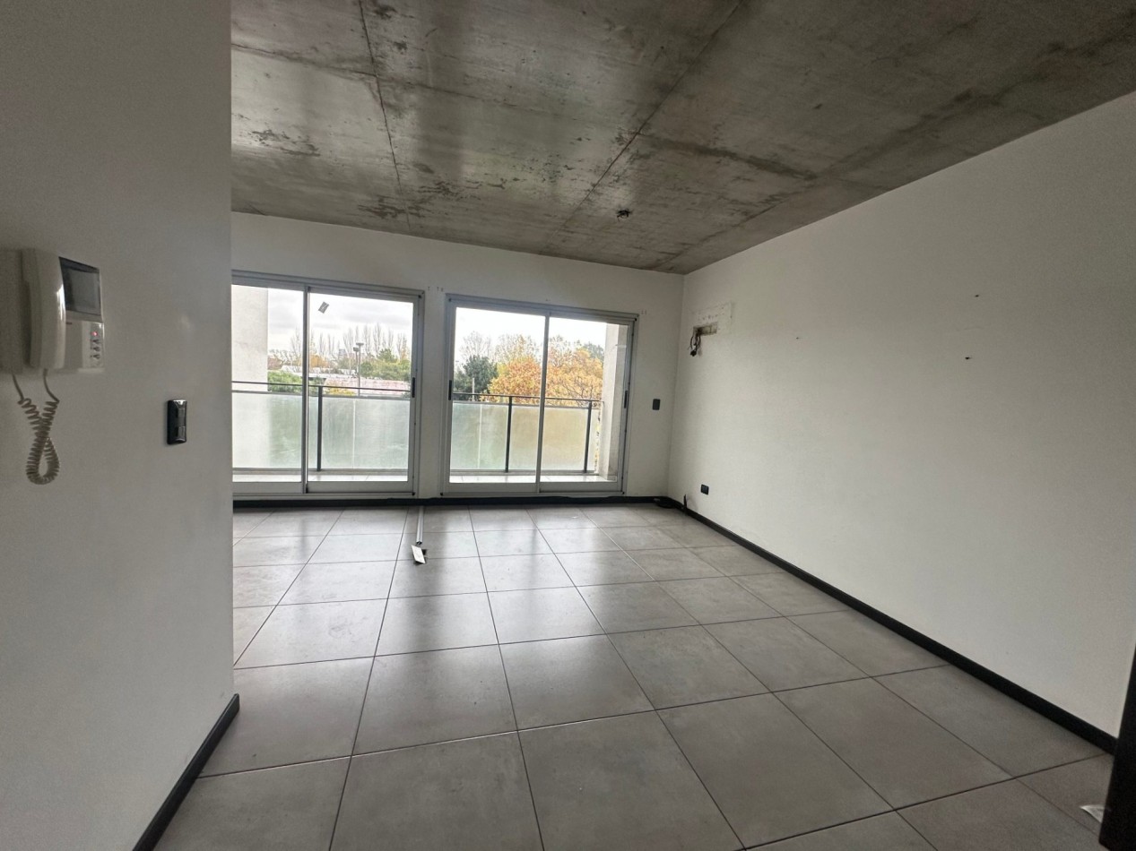 ALQUILER MONOAMBIENTE PISO 2 CON COCHERA REMEDIOS DE ESCALADA