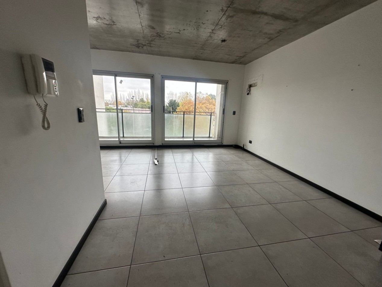 ALQUILER MONOAMBIENTE PISO 2 CON COCHERA REMEDIOS DE ESCALADA