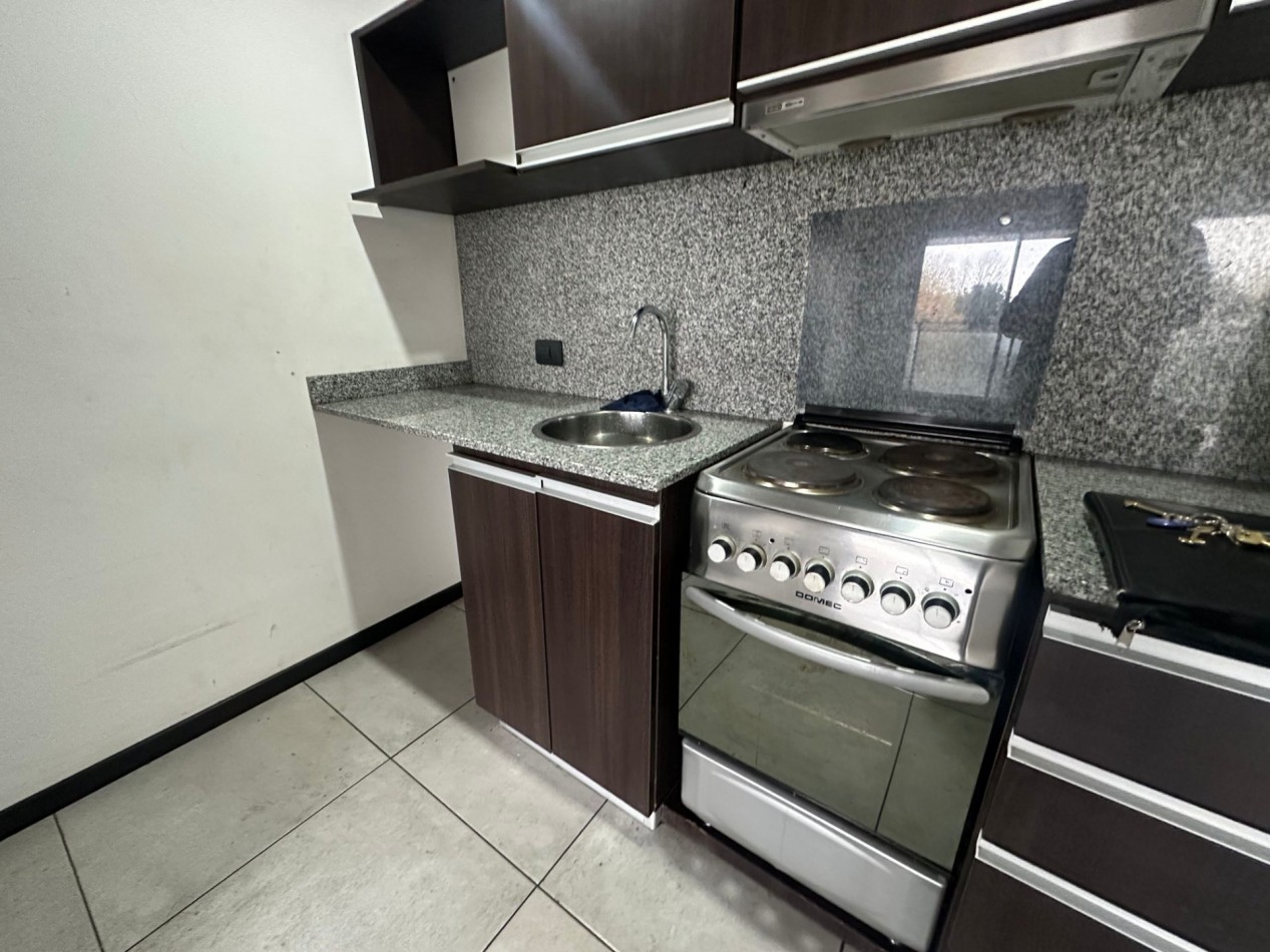 ALQUILER MONOAMBIENTE PISO 2 CON COCHERA REMEDIOS DE ESCALADA