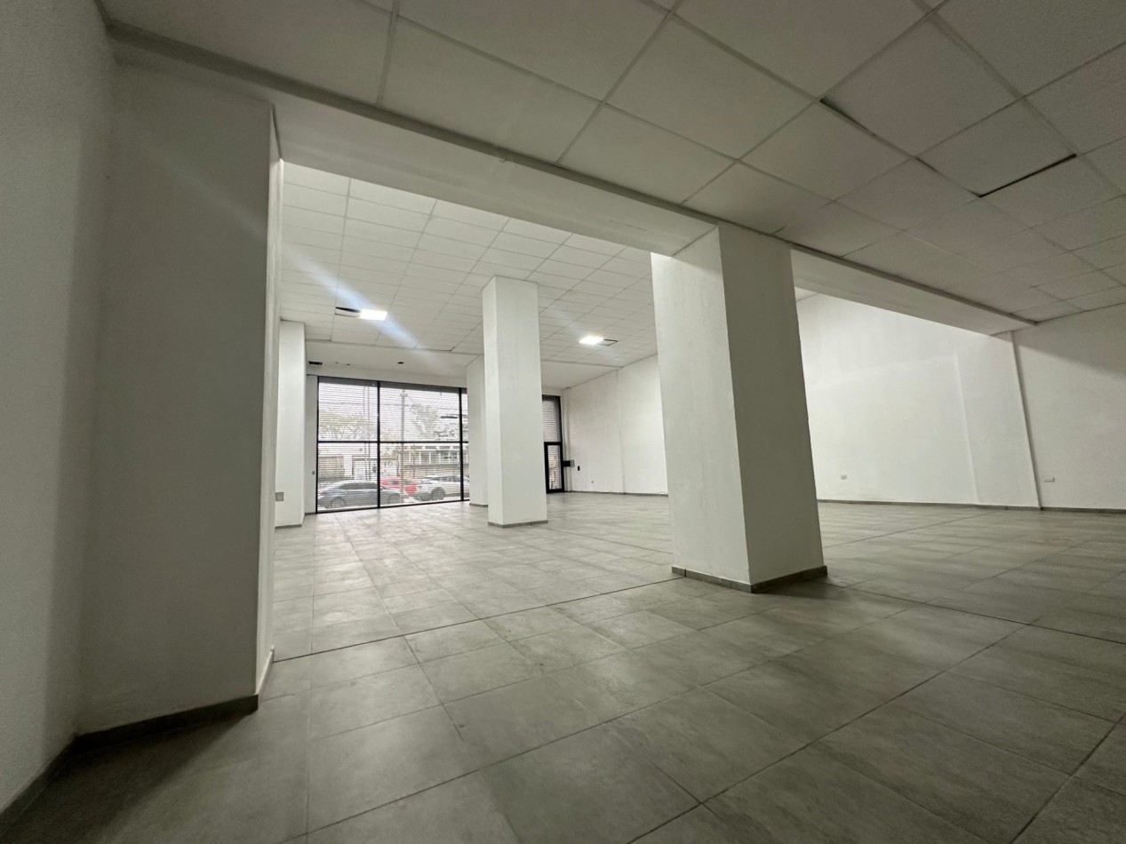 LOCAL COMERCIAL EN ALQUILER | 29 DE SEPTIEMBRE 3840, REMEDIOS DE ESCALADA Superficie: aprox. 300 m² | Frente: aprox. 12 m | Profundidad: aprox. 25 m
