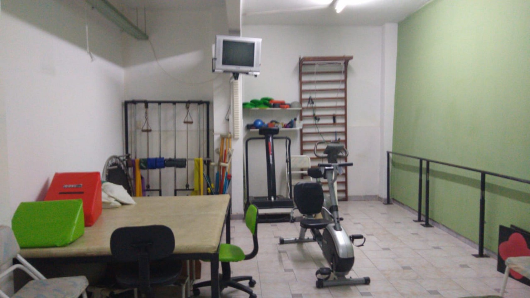 Alquiler amplio Inmueble apto profesional en planta baja Paso al 500 Lomas 