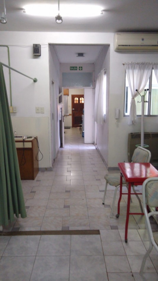 Alquiler amplio Inmueble apto profesional en planta baja Paso al 500 Lomas 