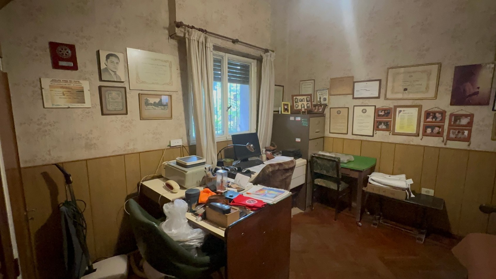 CASA A RECICLAR O A DEMOLER - LOTE DE 541 M² EN ZONA RESIDENCIAL DE BANFIELD
