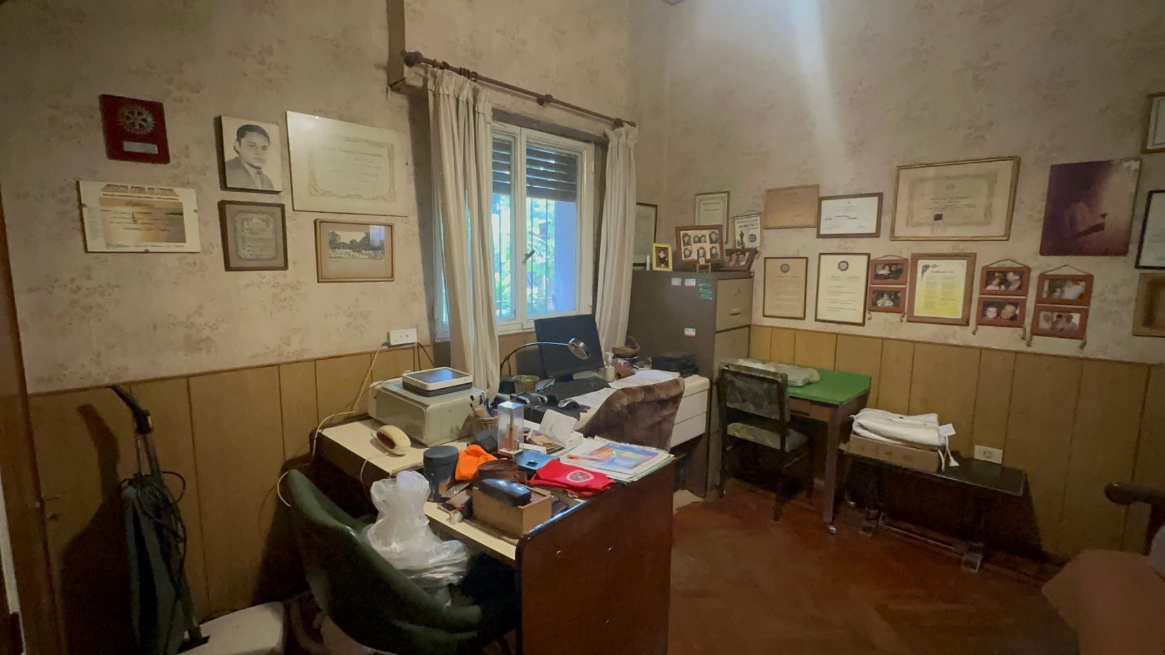 CASA A RECICLAR O A DEMOLER - LOTE DE 541 M² EN ZONA RESIDENCIAL DE BANFIELD
