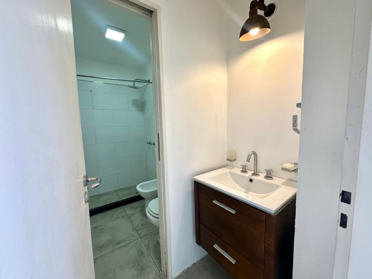 ALQUILER R. DE ESCALADA- 3 AMBIENTES MODERNO CON 2 COCHERAS - SIN EXPENSAS