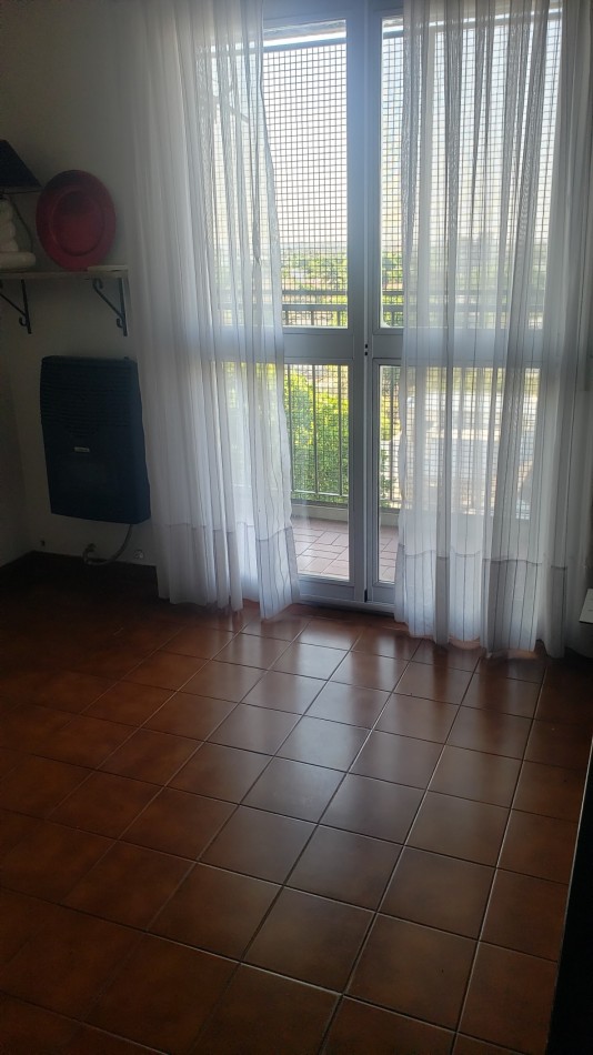 VENTA- 3 AMBIENTES CON COCHERA
