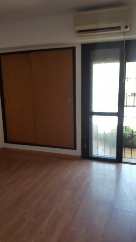 VENTA DE GRAN DUPLEX 4 AMBIENTES CON RENTA