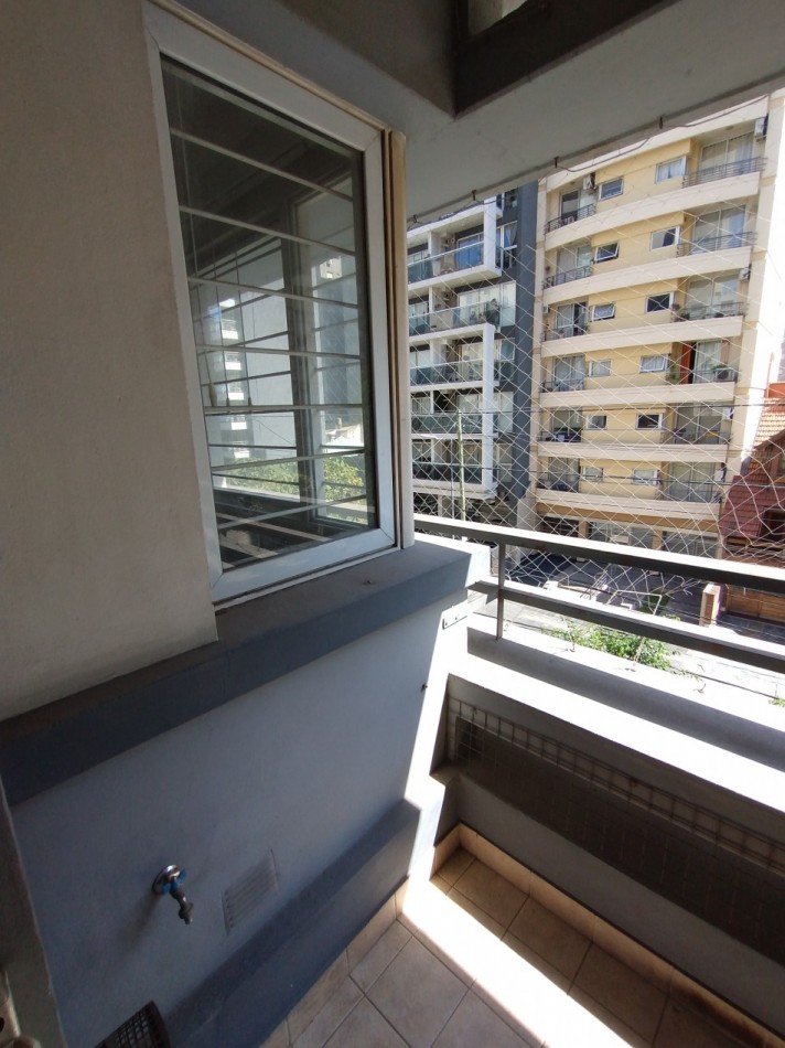 Hermoso depto 2 amb al frente centrico Sarmiento 230