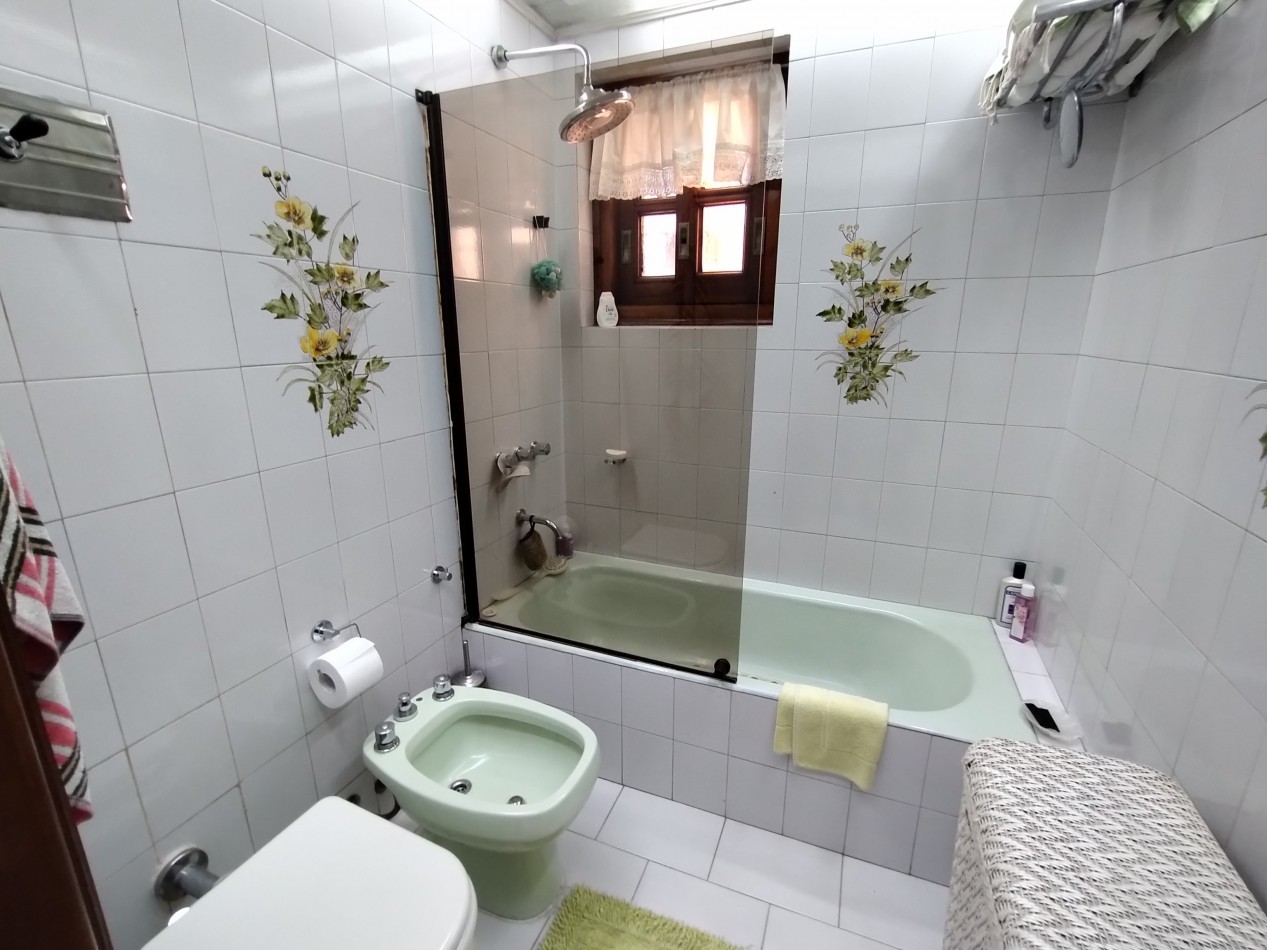 EXCELENTE CHALET CAPELLO AL 400 BANFIELD