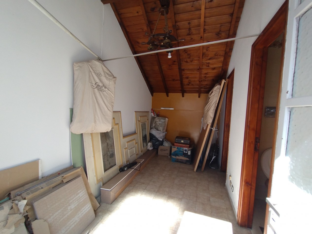 EXCELENTE CHALET CAPELLO AL 400 BANFIELD