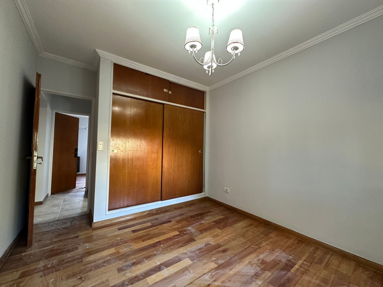 Alquiler Departamento 4 Ambientes con Cochera y Balcon - 3 Dormitorios - Alvear 350