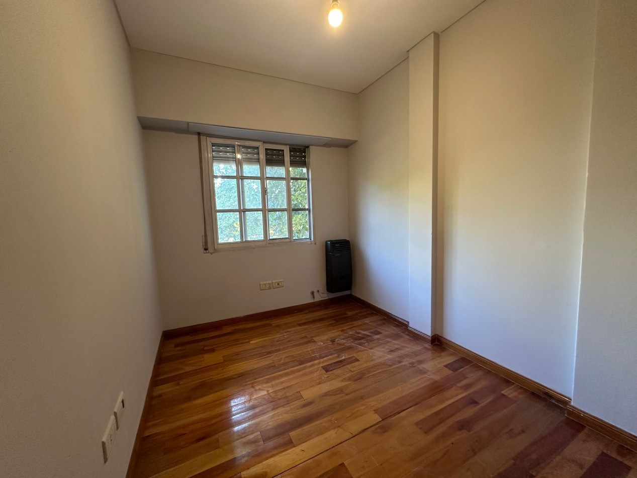 Alquiler Departamento 4 Ambientes con Cochera y Balcon - 3 Dormitorios - Alvear 350