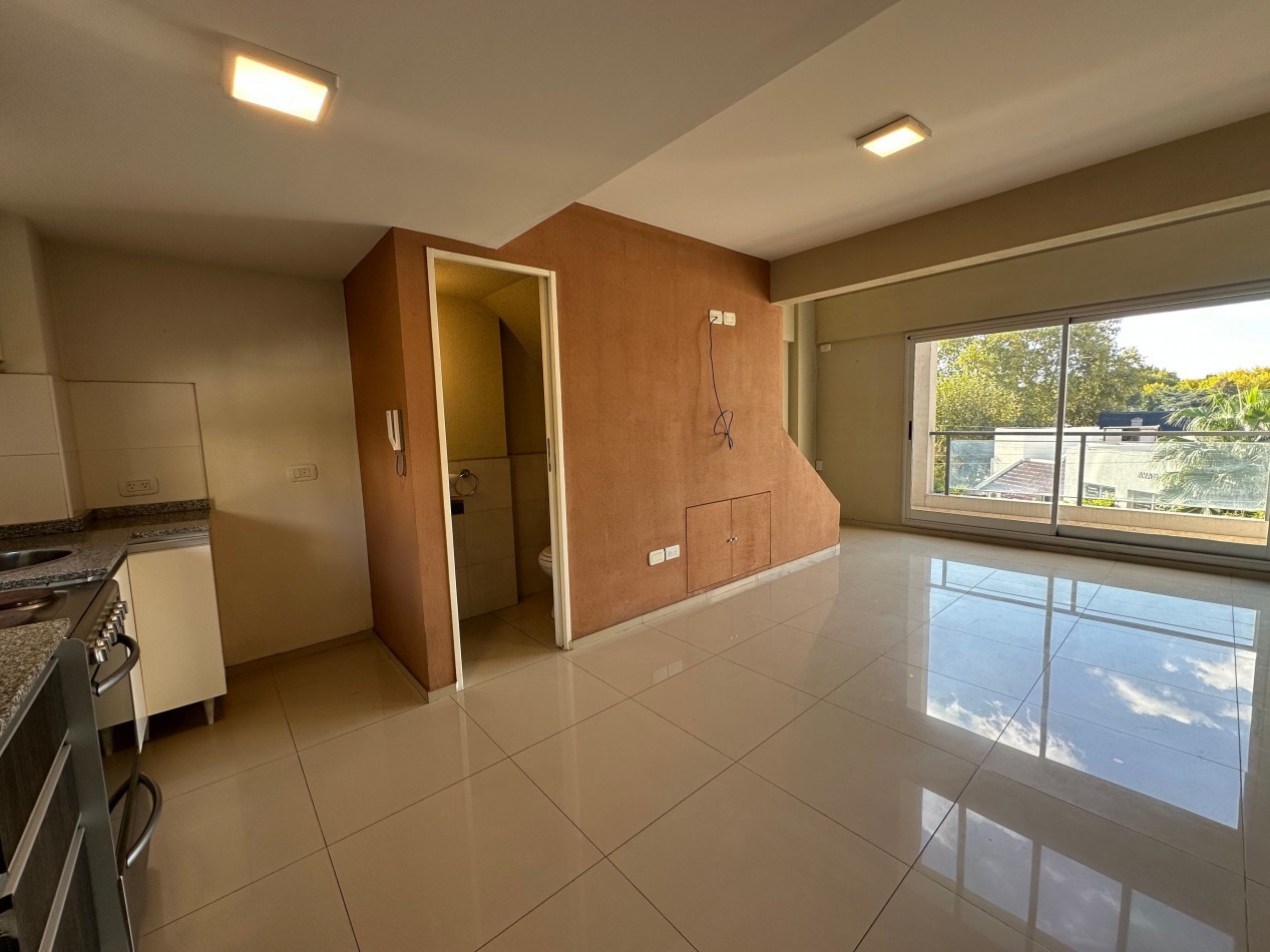 PORTELA 290 5tO PISO ALQUILER DEPTO 2 AMBIENTES CON TERRAZA PARRILLA YACUZZI TIPO LOFT LOMAS CENTRO