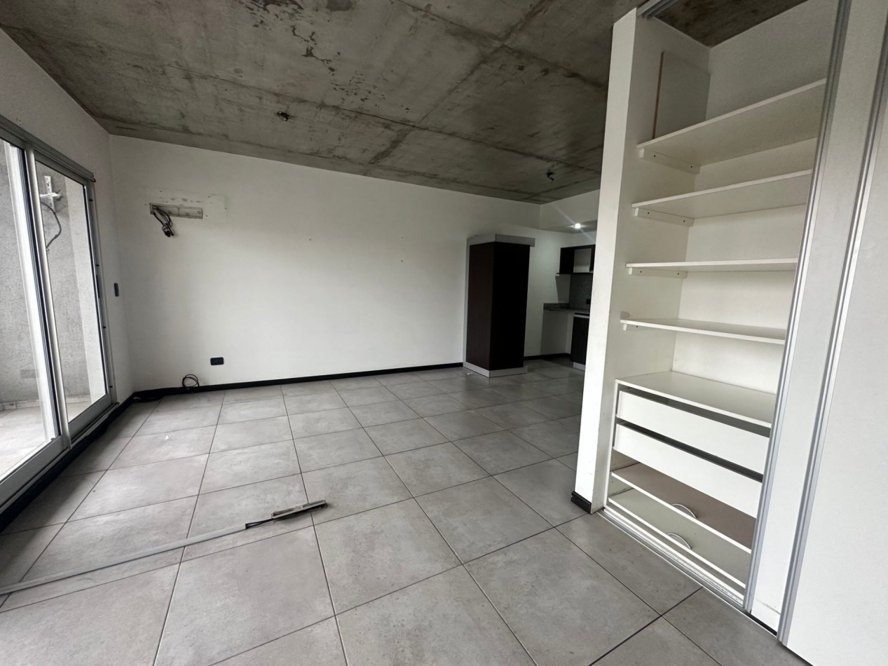 ALQUILER MONOAMBIENTE PISO 2 CON COCHERA REMEDIOS DE ESCALADA