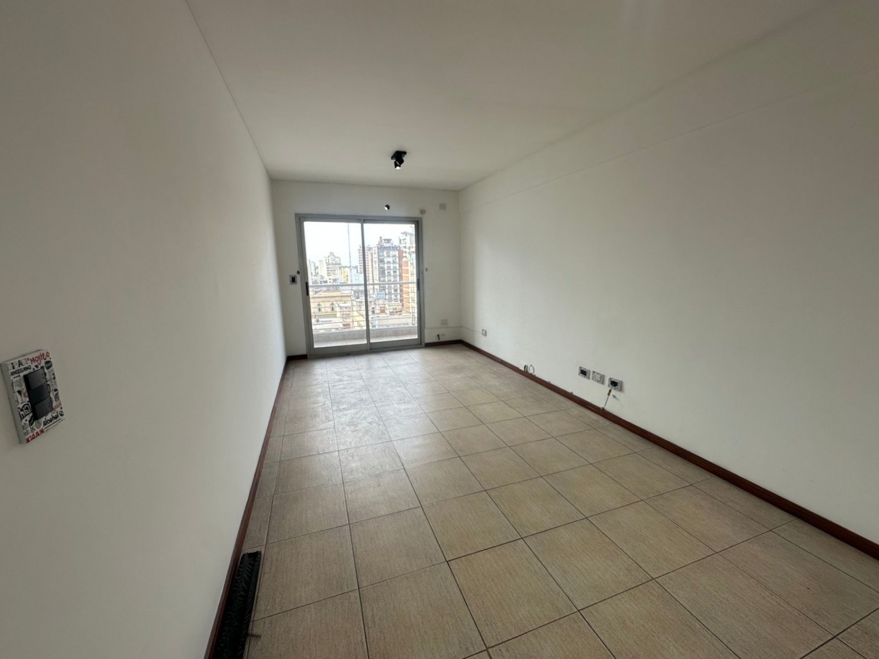 Departamento 2 ambientes en alquiler · 9° piso · Cochera · Lomas de Zamora centro