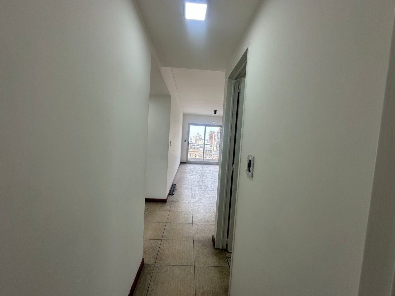 Departamento 2 ambientes en alquiler · 9° piso · Cochera · Lomas de Zamora centro