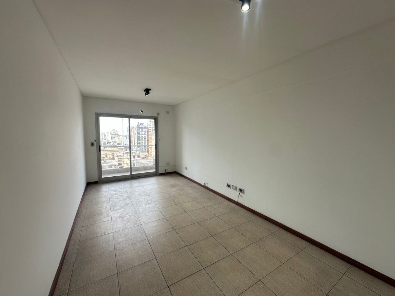 Departamento 2 ambientes en alquiler · 9° piso · Cochera · Lomas de Zamora centro
