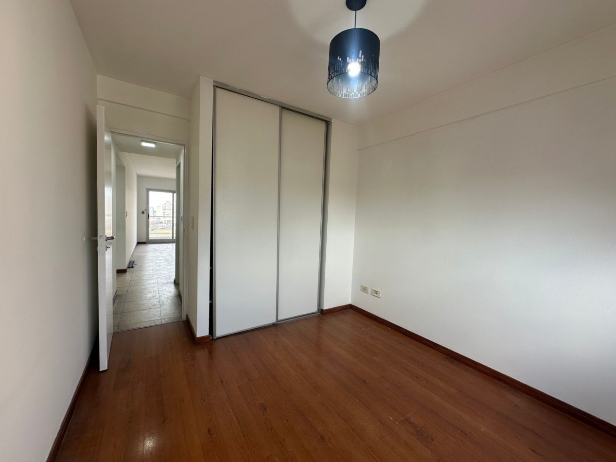 Departamento 2 ambientes en alquiler · 9° piso · Cochera · Lomas de Zamora centro
