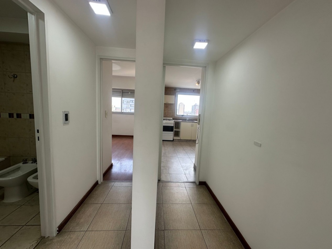Departamento 2 ambientes en alquiler · 9° piso · Cochera · Lomas de Zamora centro