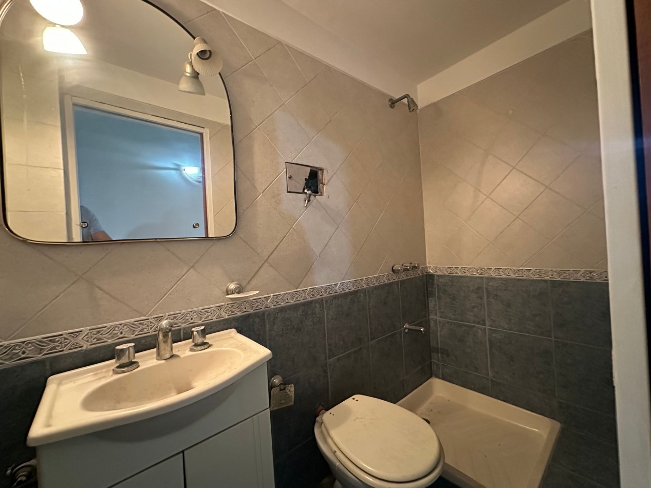 Alquiler Departamento 4 Ambientes con Cochera y Balcon - 3 Dormitorios - Alvear 350