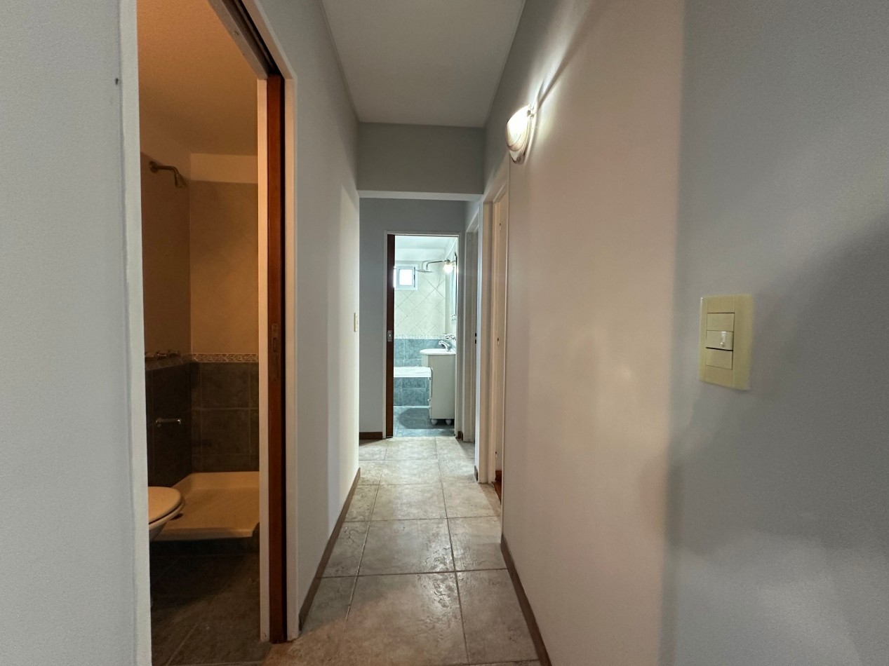 Venta Departamento 4 Ambientes con Cochera y Balcon - 3 Dormitorios - Alvear 350