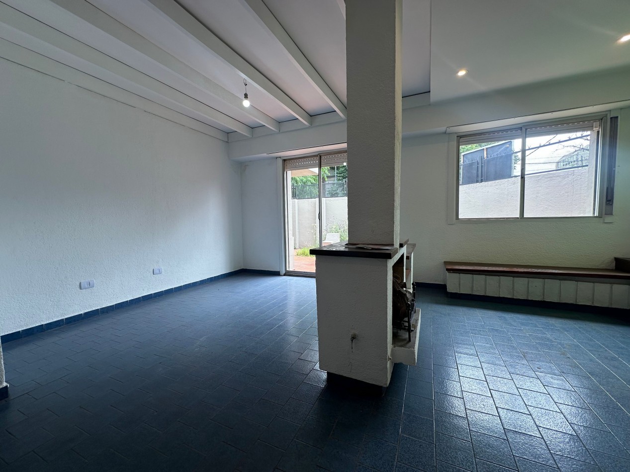 SOLO USO PROFESIONAL Casa tipo PH en alquiler - Esquina Manuel Castro y Pereyra Lucena, Lomas de Zamora