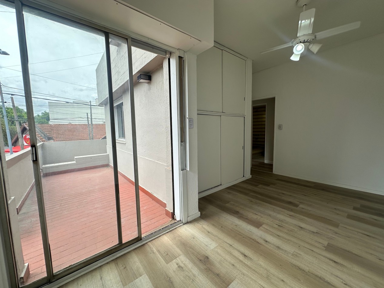SOLO USO PROFESIONAL Casa tipo PH en alquiler - Esquina Manuel Castro y Pereyra Lucena, Lomas de Zamora