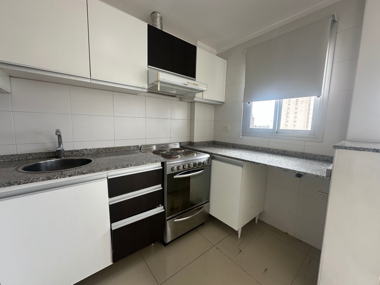 DEPTO 2 AMBIENTES CON COCHERA TERRAZA PRIVADA LOMAS CENTRICO APTO PROFESIONAL