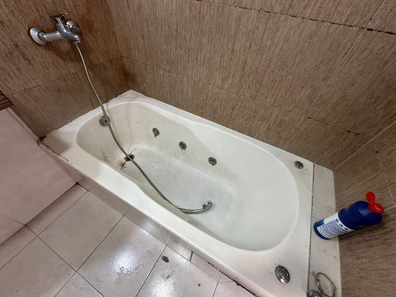 DEPTO 2 AMBIENTES CON COCHERA TERRAZA PRIVADA LOMAS CENTRICO APTO PROFESIONAL