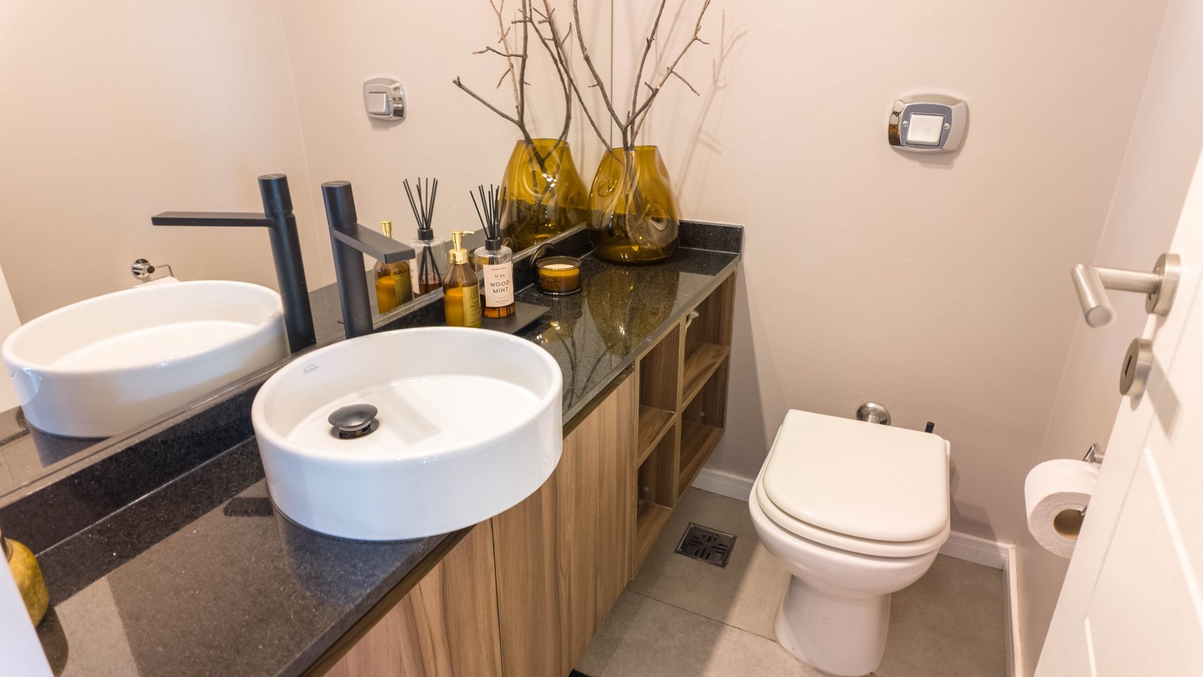 Piso premium 4 ambientes con gran terraza, parrilla y jacuzzi - Cochera - Edificio de categoria - Remedios de escalada