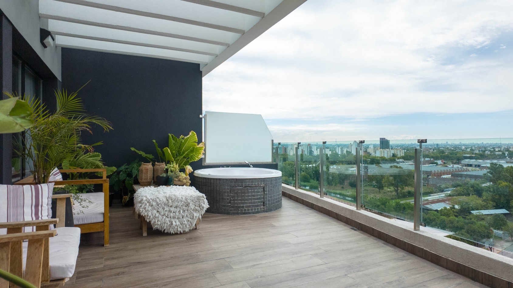 Piso premium 4 ambientes con gran terraza, parrilla y jacuzzi - Cochera - Edificio de categoria - Remedios de escalada