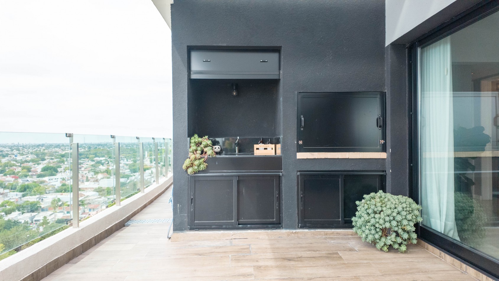 Piso premium 4 ambientes con gran terraza, parrilla y jacuzzi - Cochera - Edificio de categoria - Remedios de escalada