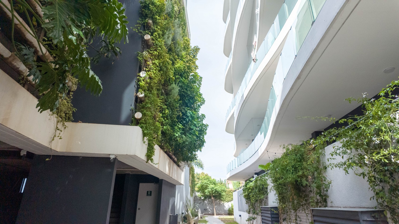 Piso premium 4 ambientes con gran terraza, parrilla y jacuzzi - Cochera - Edificio de categoria - Remedios de escalada