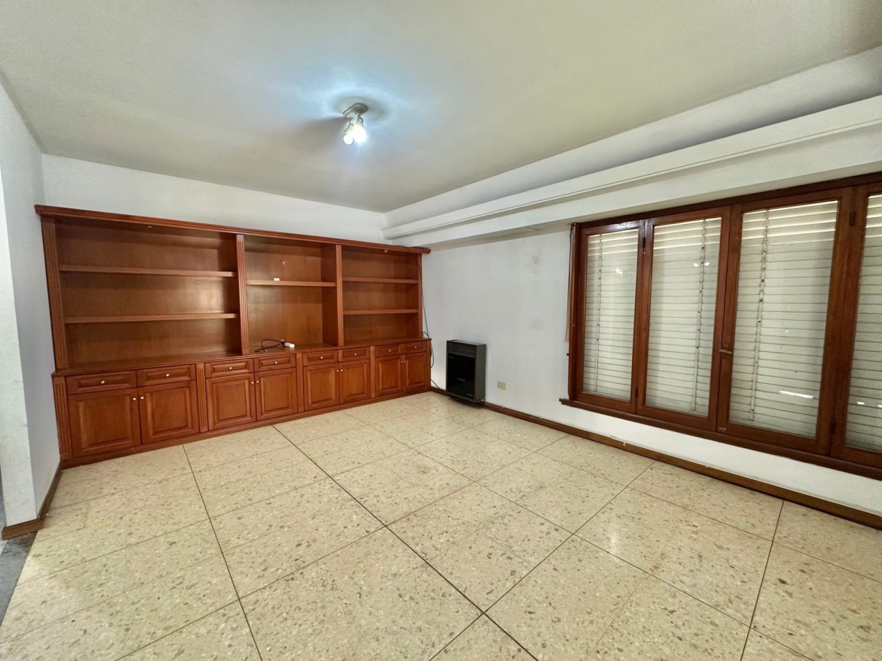 Venta en block - 2 departamentos 3 ambientes con patio y cochera - Temperley