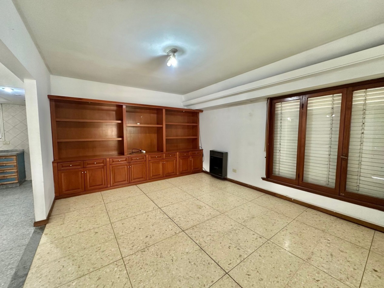 Venta en block - 2 departamentos 3 ambientes con patio y cochera - Temperley