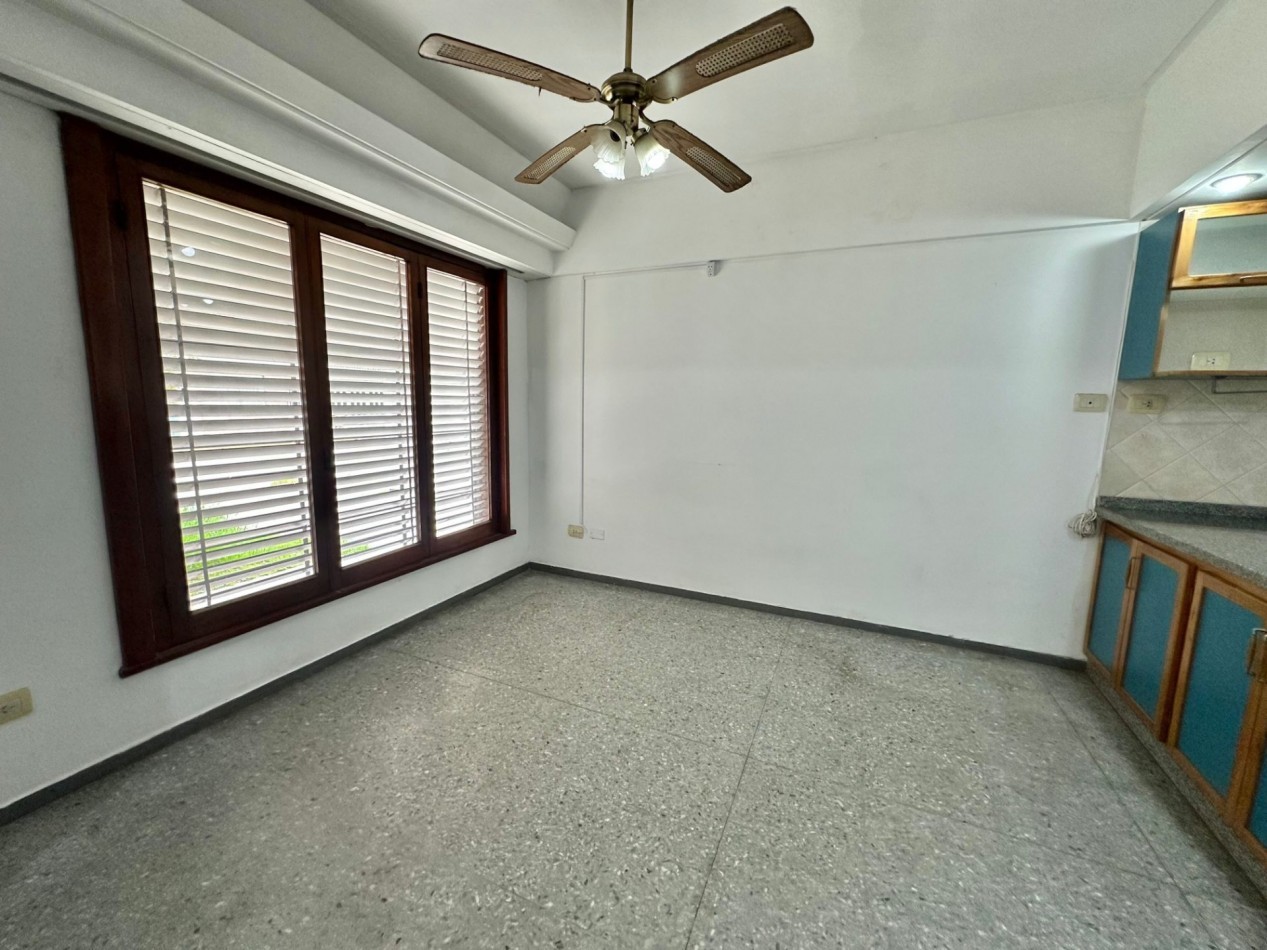 Venta en block - 2 departamentos 3 ambientes con patio y cochera - Temperley