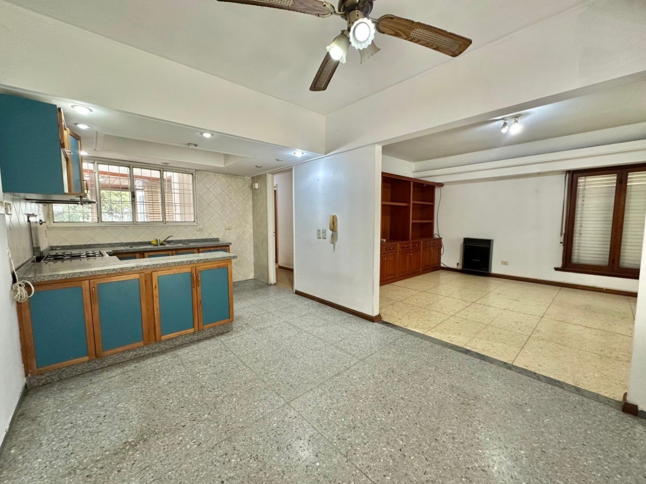 Venta en block - 2 departamentos 3 ambientes con patio y cochera - Temperley