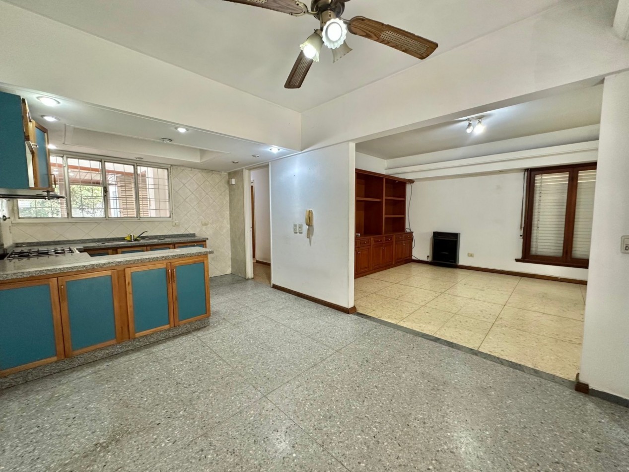 Venta en block - 2 departamentos 3 ambientes con patio y cochera - Temperley