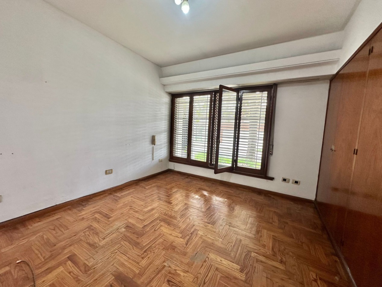 Venta en block - 2 departamentos 3 ambientes con patio y cochera - Temperley