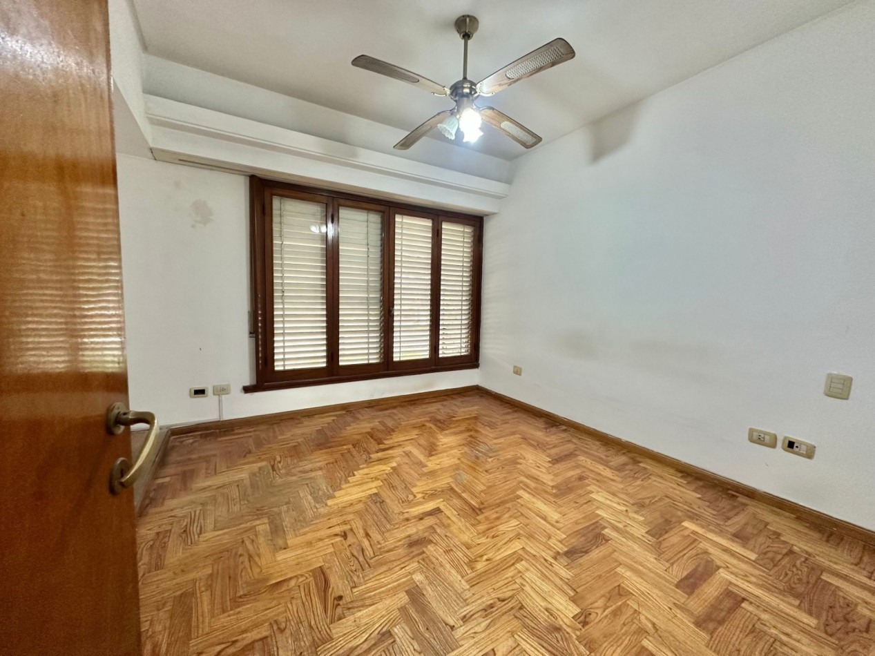 Venta en block - 2 departamentos 3 ambientes con patio y cochera - Temperley