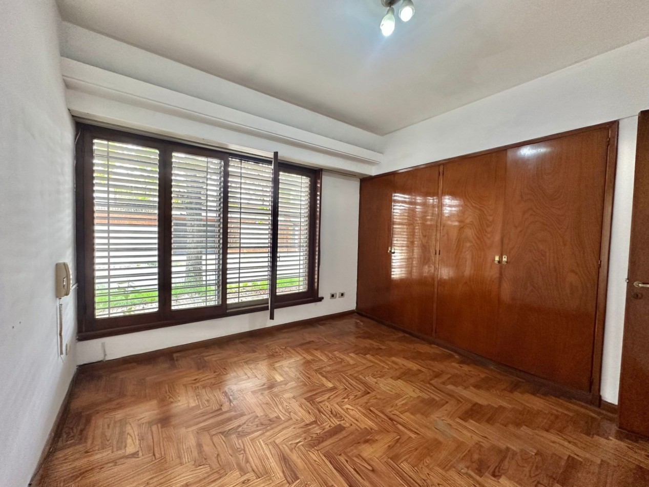 Venta en block - 2 departamentos 3 ambientes con patio y cochera - Temperley