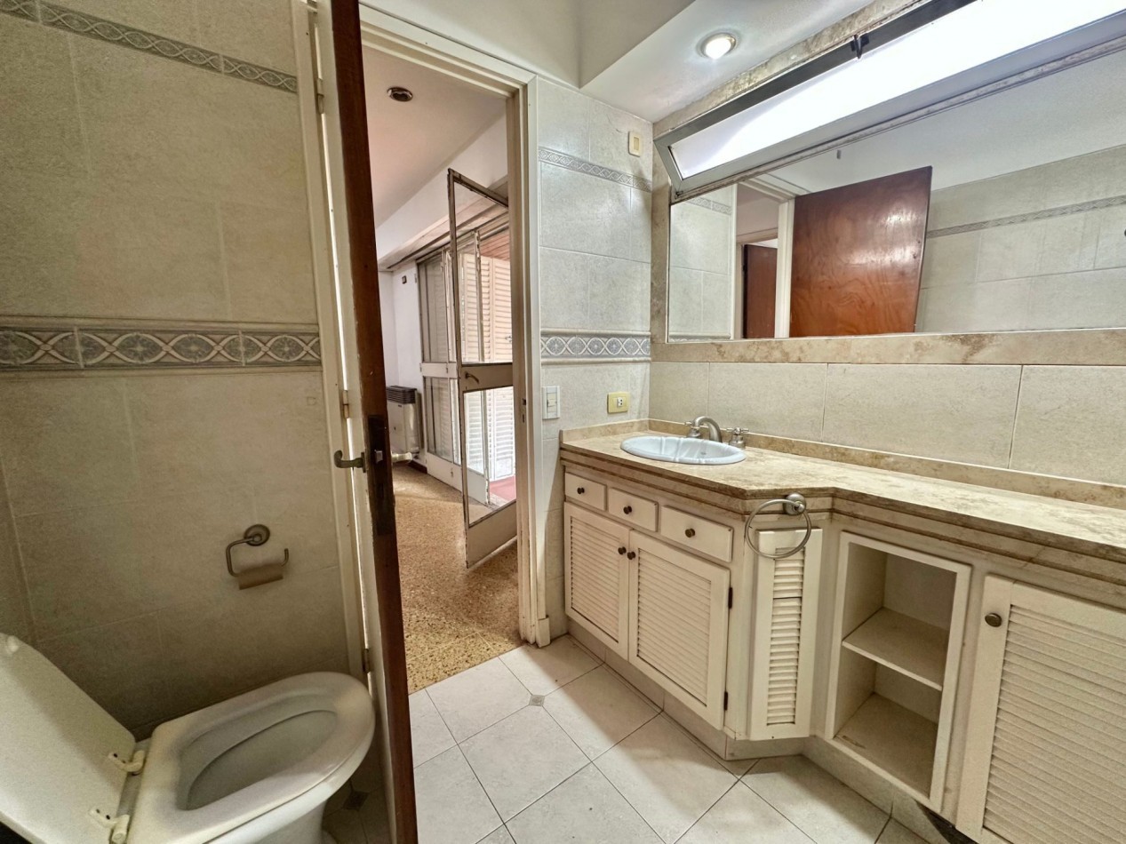 Venta en block - 2 departamentos 3 ambientes con patio y cochera - Temperley