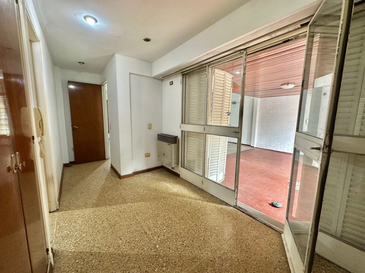 Venta en block - 2 departamentos 3 ambientes con patio y cochera - Temperley